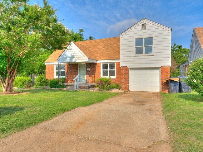 Primary Photo - Home for rent in heart of OKC