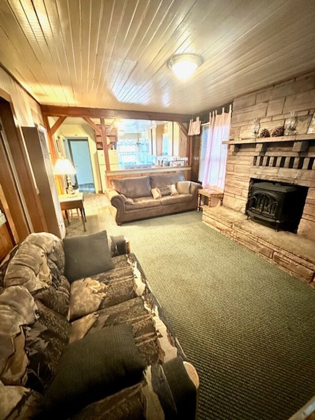 Building Photo - Sweet Tahoe Charm Cabin! Available Now!! f...