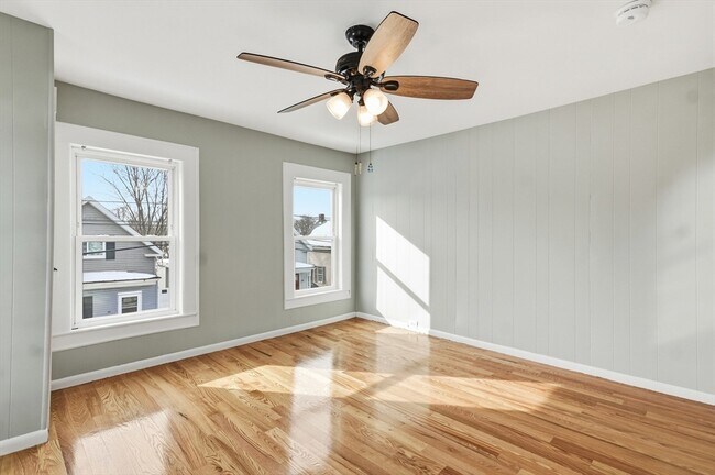 Building Photo - 116 Coburn St