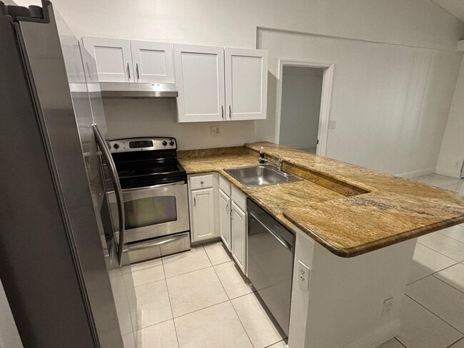 Building Photo - 811 Lyons Rd