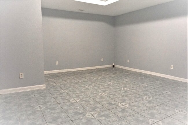 Building Photo - 5114 Laura Koppe Rd