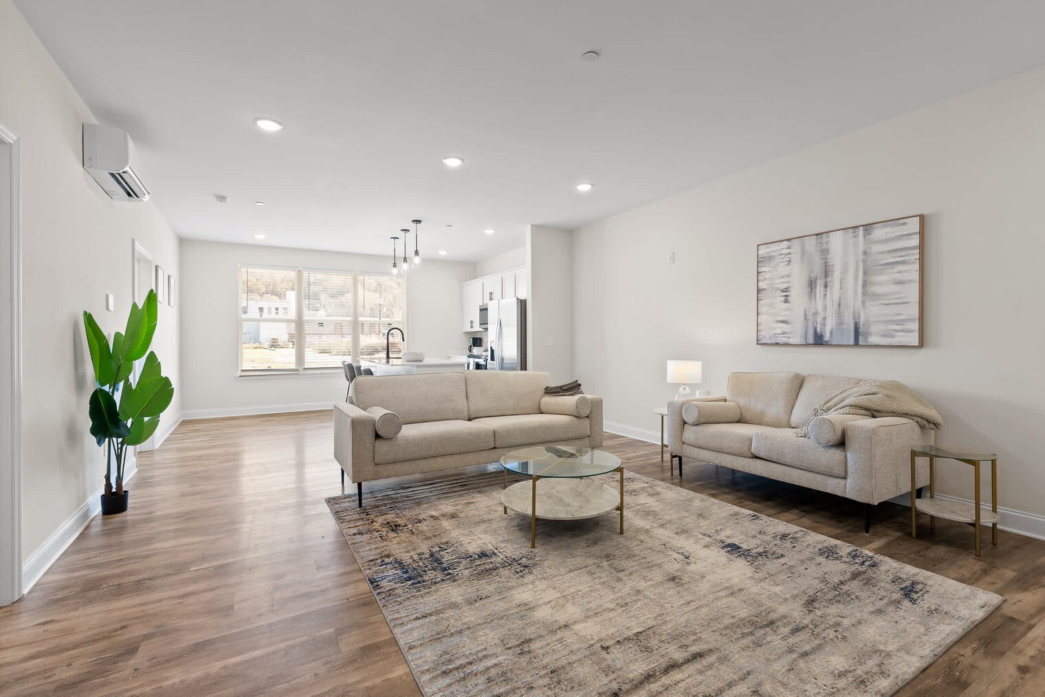 Building Photo - 2318 E Main St