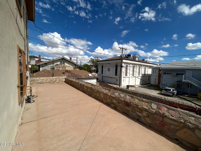 Building Photo - 1722 E Rio Grande Ave