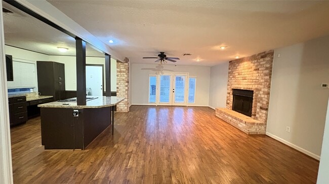 Building Photo - 13914 Oakwood Ln