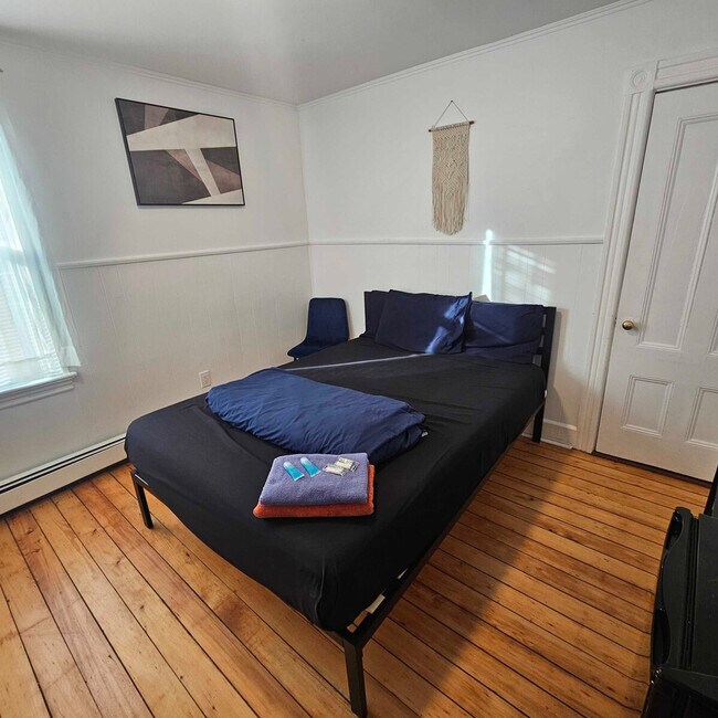 Building Photo - 141 Wendell St