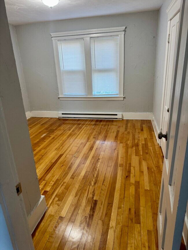 Building Photo - 31 Falmouth St