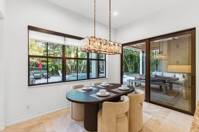 Building Photo - 17662 Cadena Dr