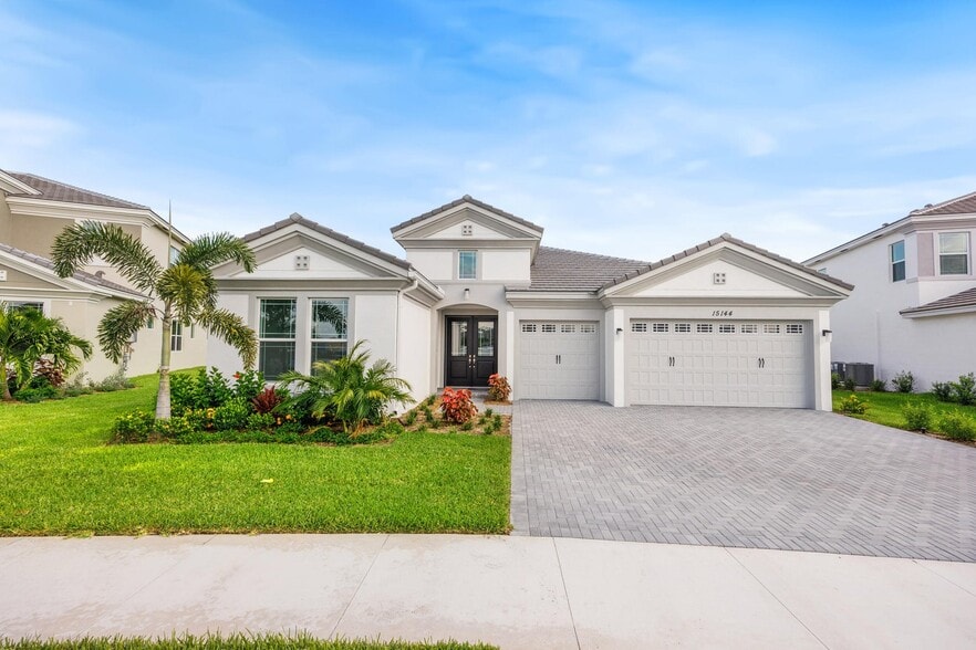 Primary Photo - 15144 Wildwood Cir