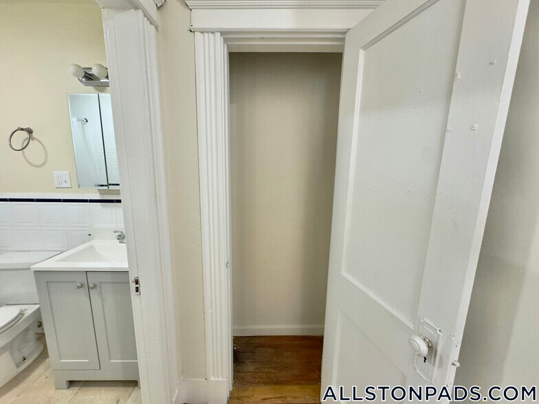 Building Photo - 7 Price Rd