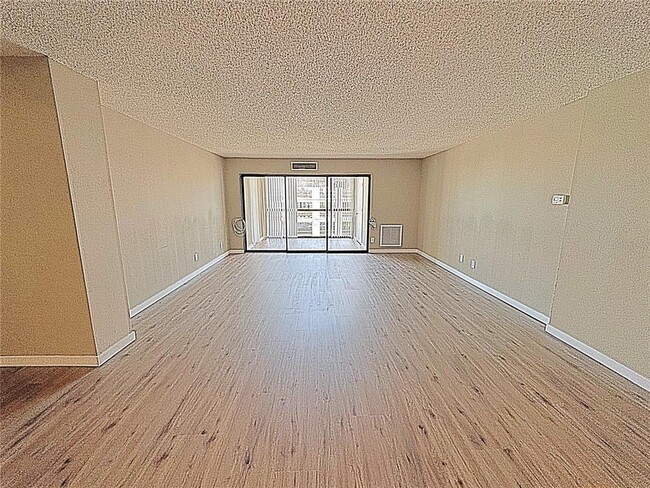 Building Photo - 851 Bayway Blvd