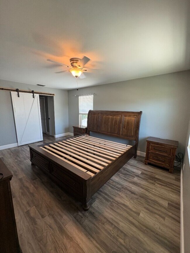Building Photo - Stunning Custom Pool Home with Luxury Finishes!