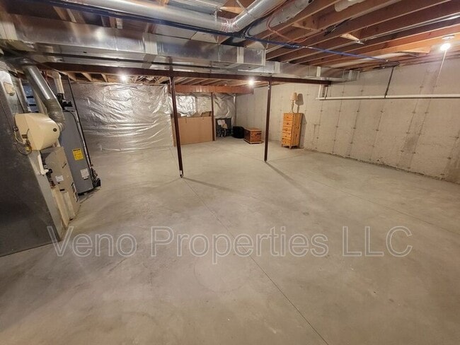 Building Photo - 16 Secretariat Ln