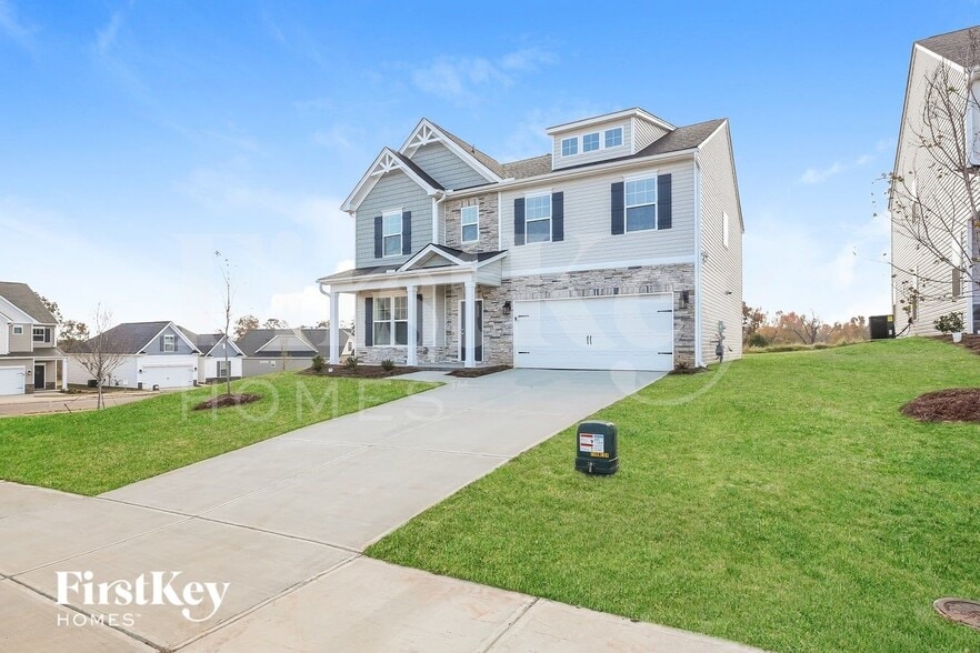Building Photo - 701 Birchcrest Wy