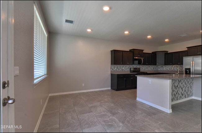 Building Photo - 12868 Star Gaze Ave