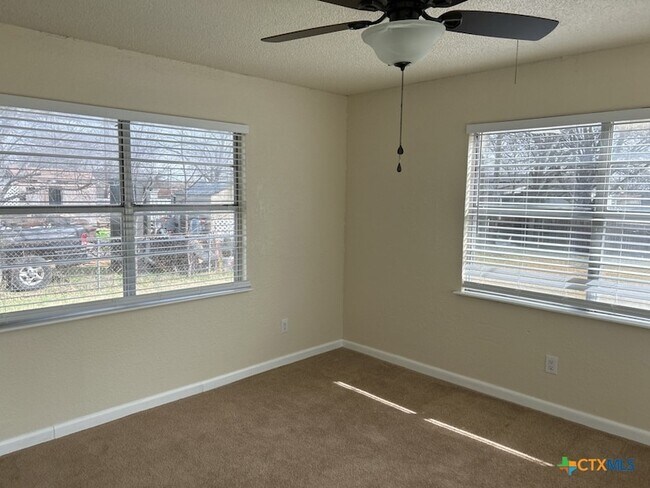 Building Photo - 1208 Ridgemont Dr