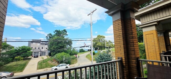 Building Photo - 450 Bailey Ave