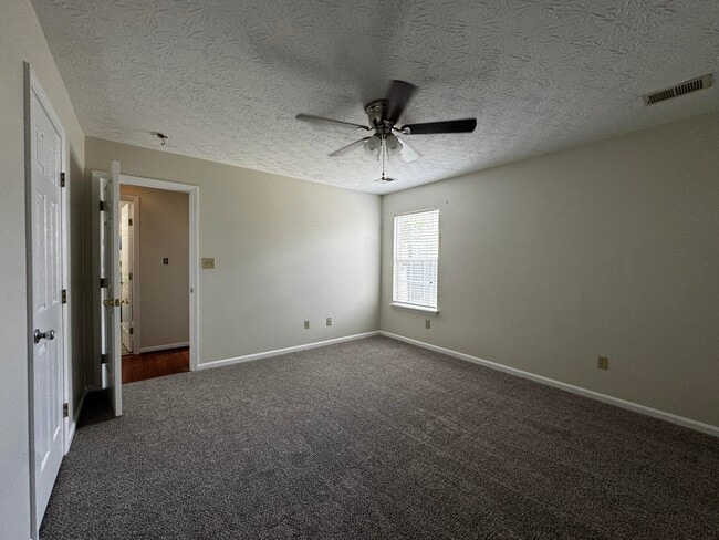 Building Photo - 110 Allison Cir