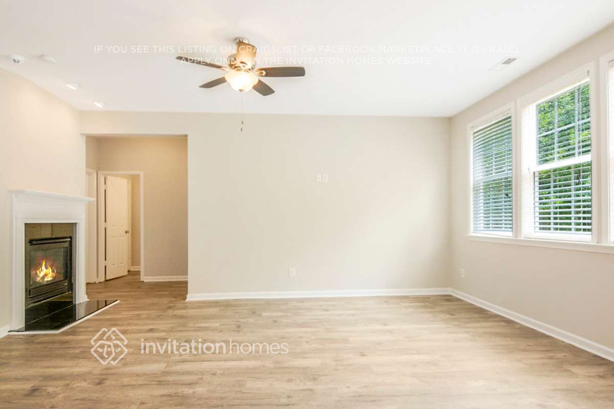 Building Photo - 716 Weathervane Dr