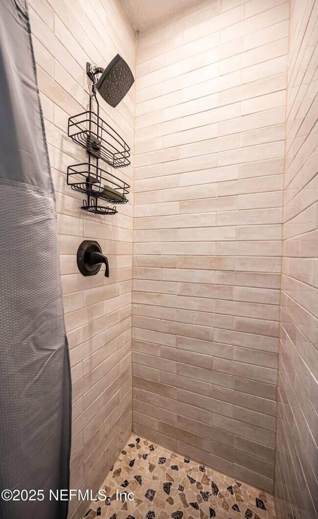 Building Photo - 2339 Broward Rd