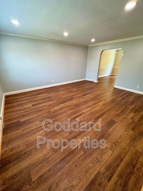Building Photo - 1822 Edgewood Rd