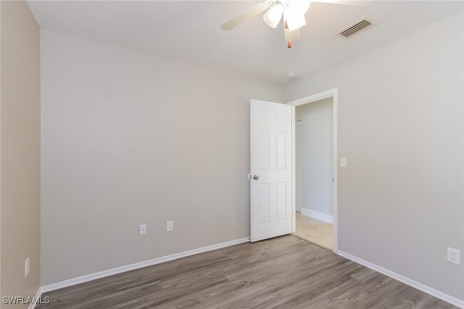 Building Photo - 5487 Kenwood Dr