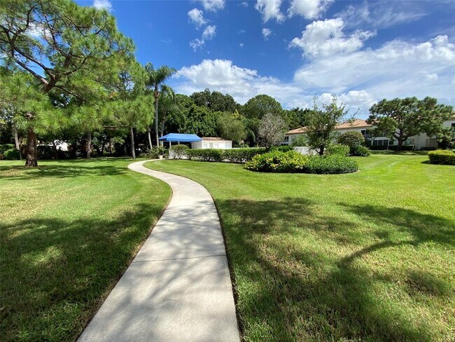 Building Photo - 5205 Wedgewood Ln