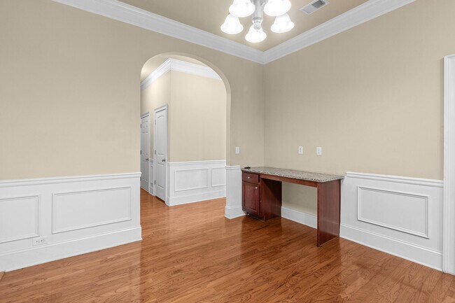 Building Photo - 1023 Iris Glen Dr