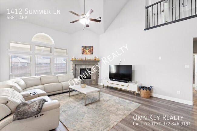 Building Photo - 1412 Summer Ln