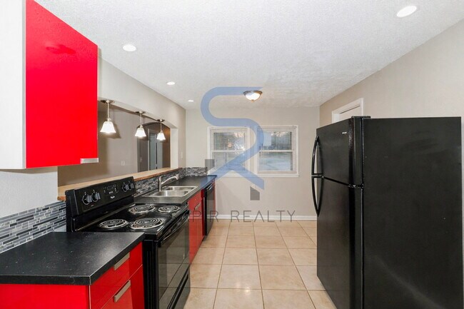 Building Photo - 2018 Pryor Rd SW