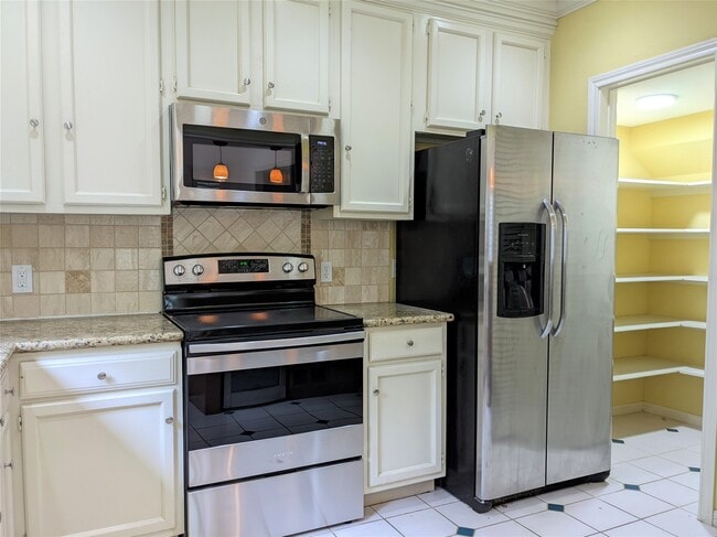 Building Photo - 11711 Memorial Dr