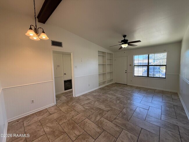 Building Photo - 107 Black Cir