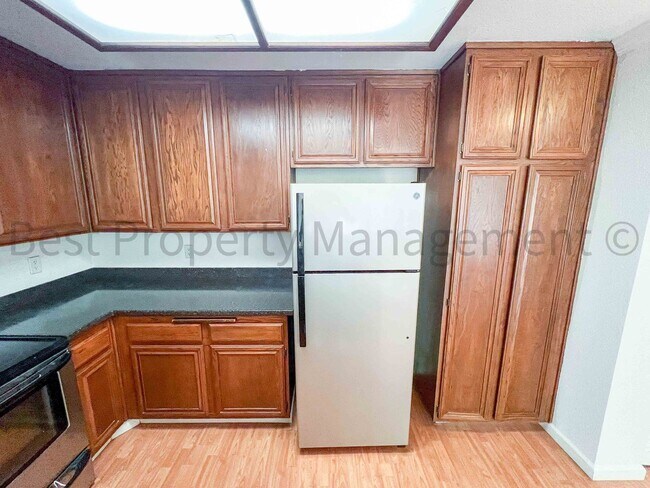Building Photo - Perfect Shape Warm Springs Condo next to J...
