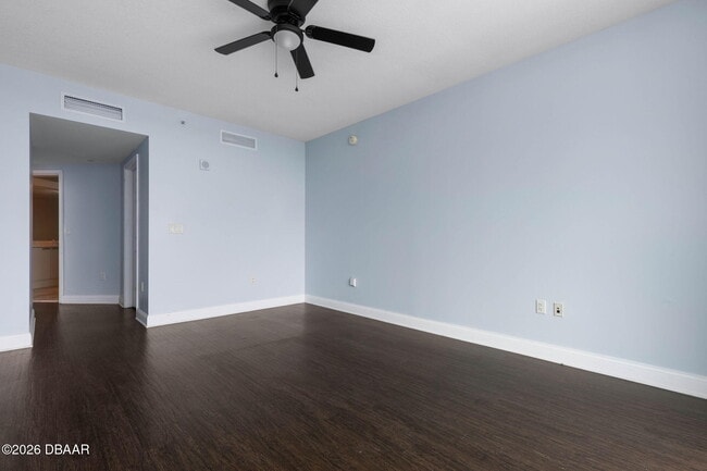 Building Photo - 241 Riverside Dr