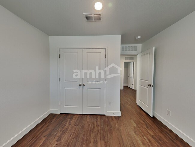 Building Photo - 8815 N 171st Dr