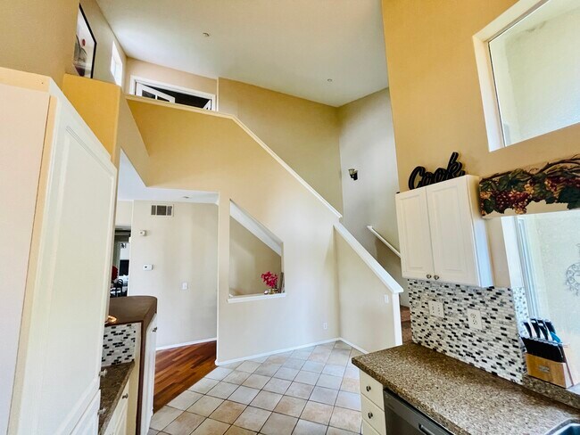 Building Photo - 3201 Aspen Grv