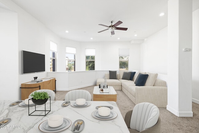 Building Photo - 505 W 6th St