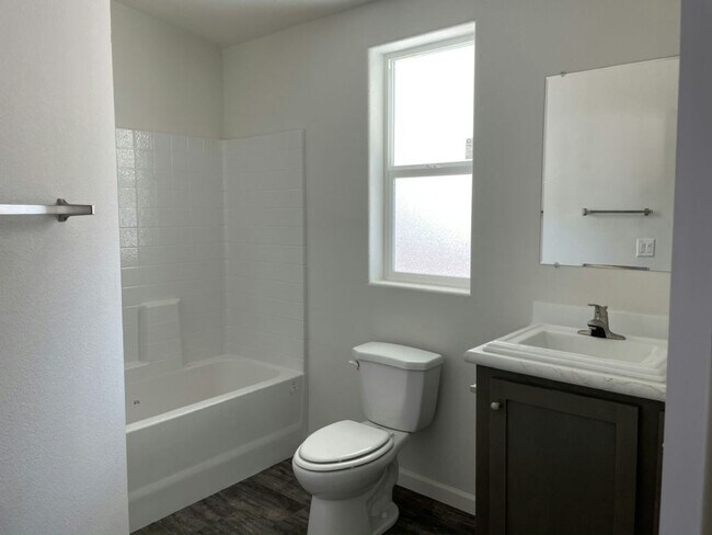 Building Photo - 1610 E Villa Rita Dr