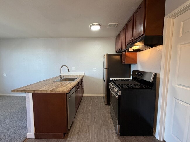 Interior Photo - 2518