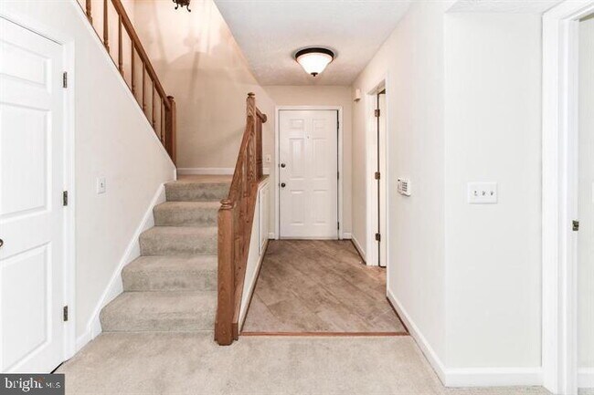 Building Photo - Expansive Loft-Style Living in a Resort-Like Community