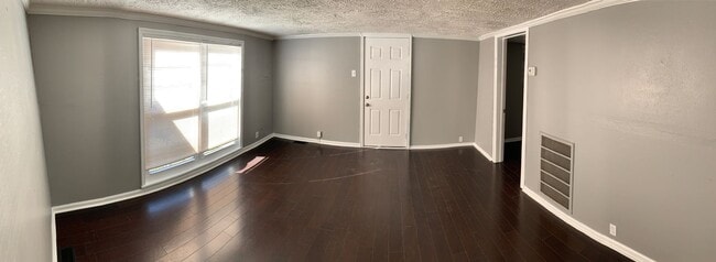 Primary Photo - Affordable Country living, right in the ci...