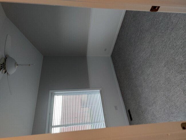 Building Photo - 5728 Breezeland Rd