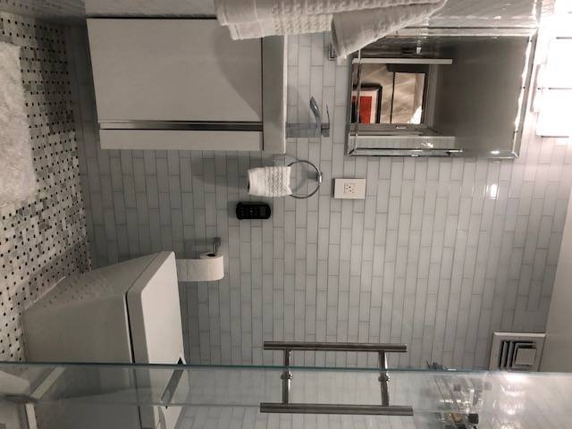 Building Photo - 100 W 57th St