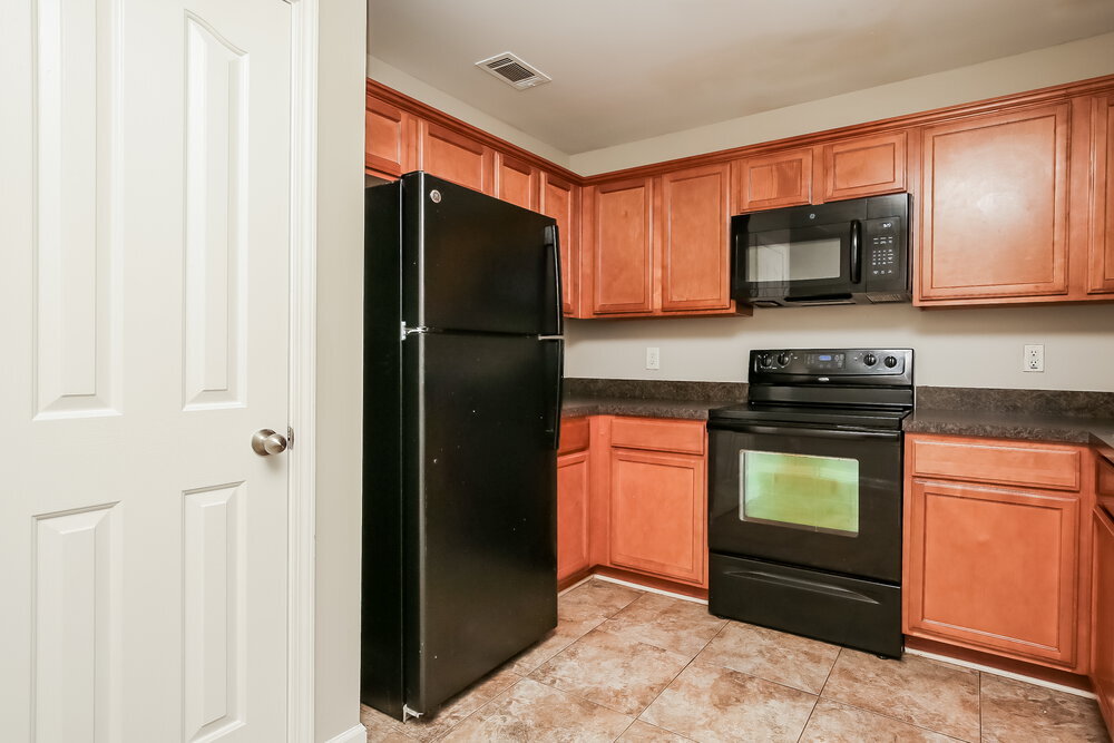 Building Photo - 8047 Logan Dr