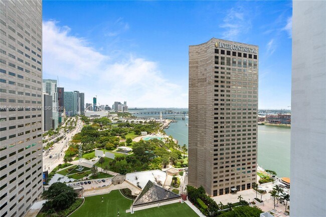 Building Photo - 325 S Biscayne Blvd