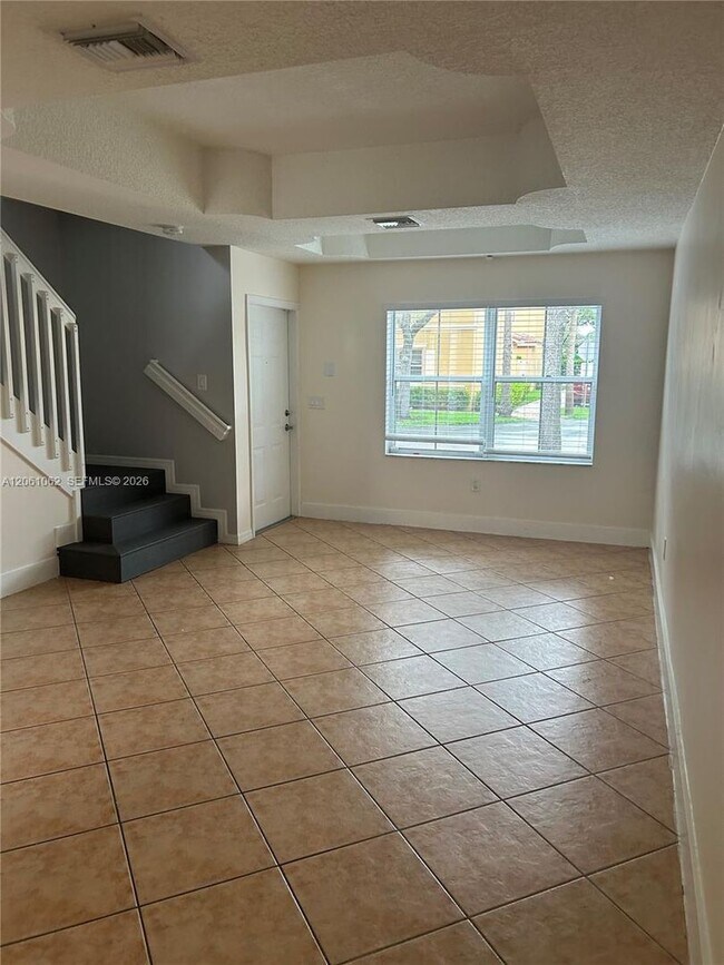 Building Photo - 8508 NW 141st Terrace