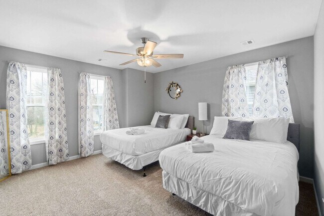 Building Photo - 867 Central Ave