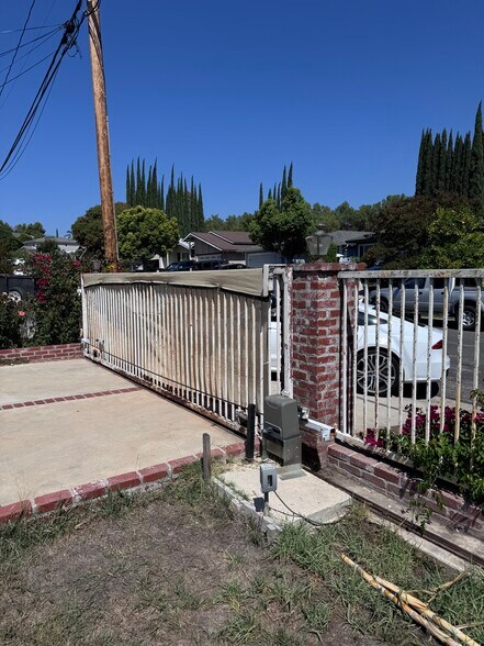 Building Photo - 435 Houston Dr