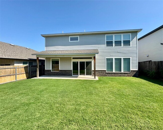 Building Photo - 520 NW 176th Terrace