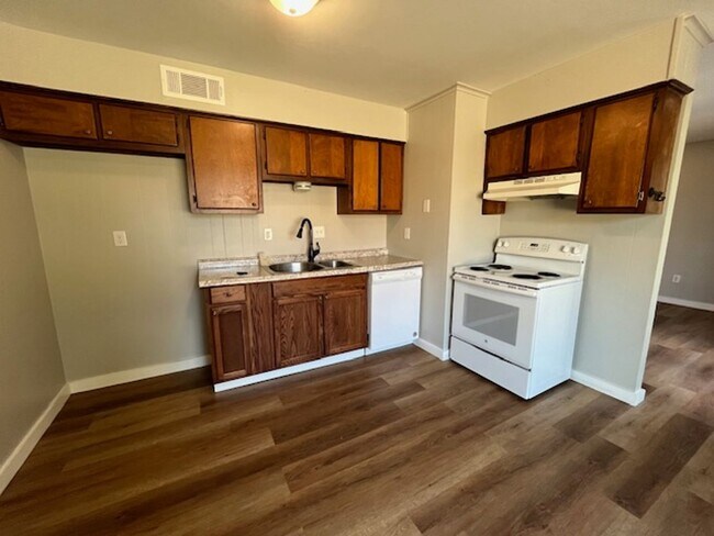 Building Photo - Renovated 3 Bedroom 1.5 Bath Home for Rent!