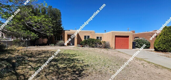 Building Photo - 2 miles from UNM cute 2 bedroom 1 bath
